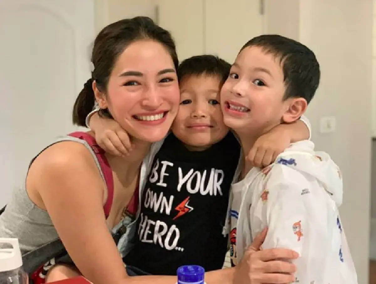 "พลอย พลอยพรรณ" ขอบคุณลูกชาย “น้องแพนเตอร์-น้องพูม่า” ที่ช่วยทำงานหาเงินแม้ยังเด็กมาก