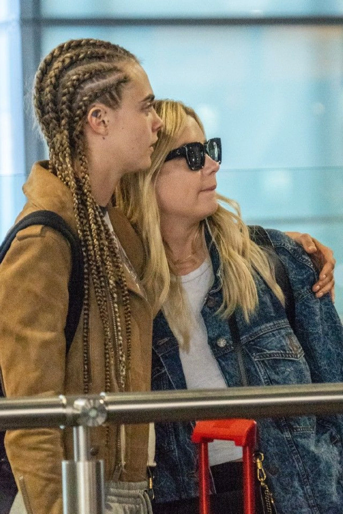 "คาร่า เดเลวีน" ควงแฟนสาว "แอชลีย์ เบนสัน” แต่งงานสายฟ้าแลบแบบเงียบๆ ที่ Las Vegas