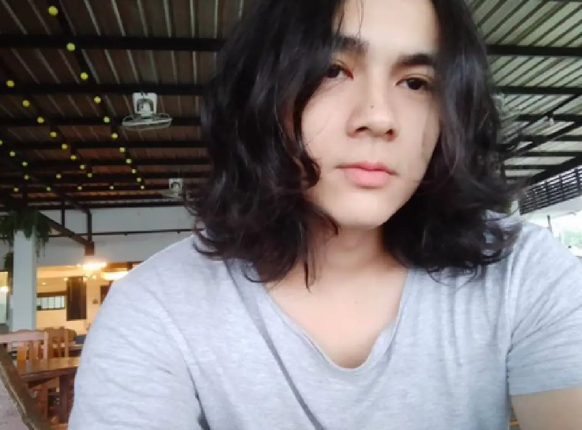 "แน็ก ชาร์ลี” ล่องเรือส่องตัวเงินตัวทองเพื่อทำคลิปลงยูทูบ แต่ดันทำโทรศัพท์ตกน้ำ