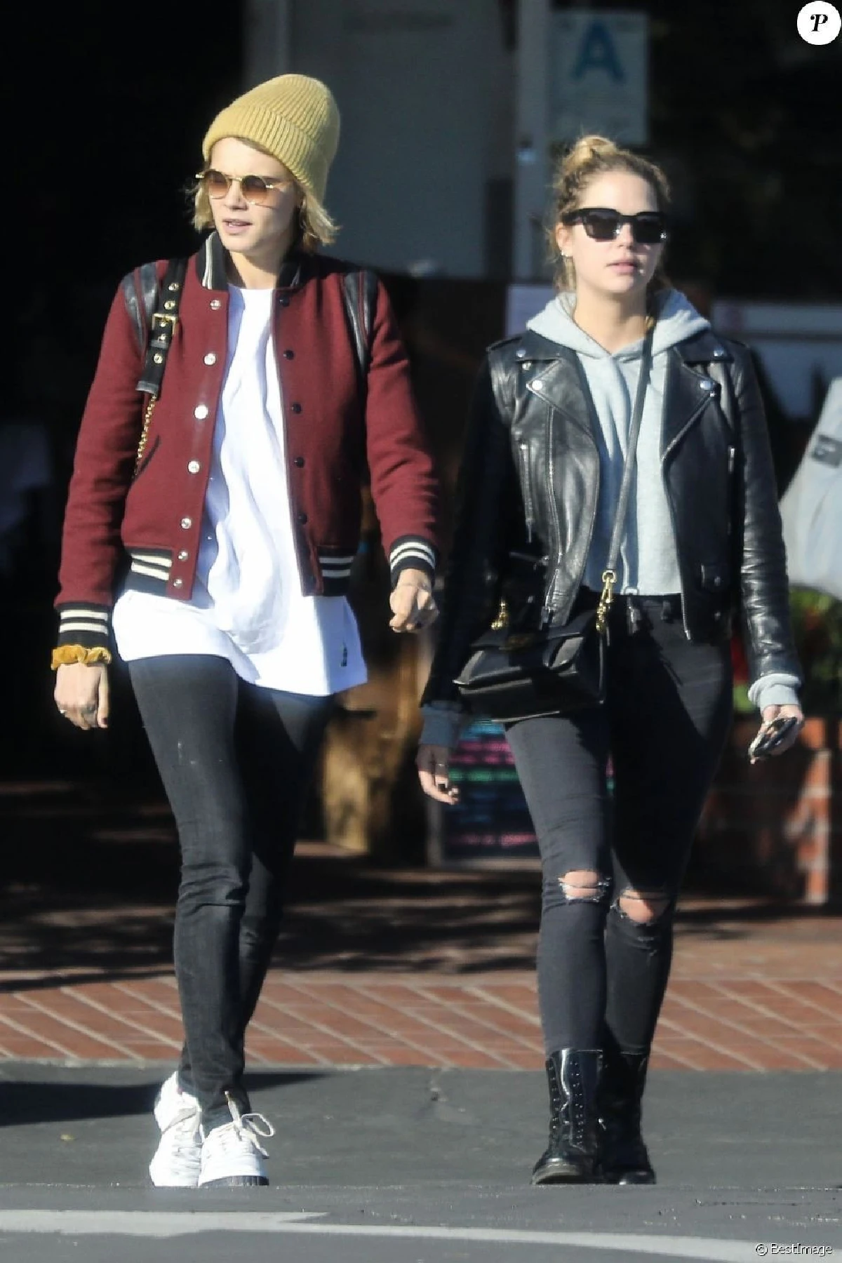 "คาร่า เดเลวีน" ควงแฟนสาว "แอชลีย์ เบนสัน” แต่งงานสายฟ้าแลบแบบเงียบๆ ที่ Las Vegas