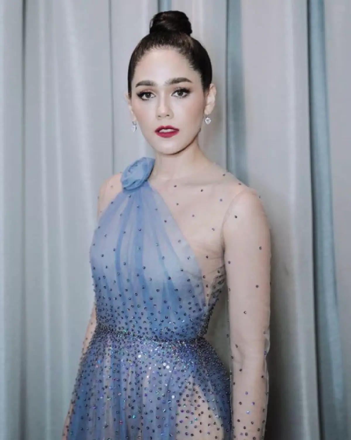 ไม่เคยทำให้ผิดหวัง! “แม่ชม” ออกงานในชุดเดรสซีทรูสุดเซ็กซี่อวดความเป๊ะ