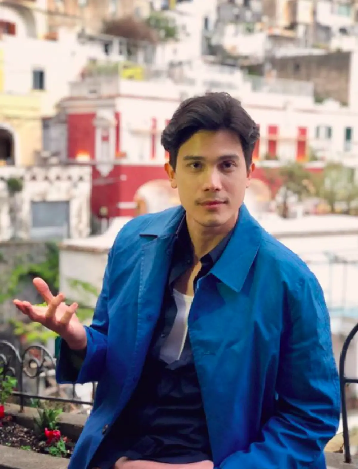 หยอกแรงไปไหม!? “ซันนี่” เจอคอมเมนต์ต่อว่า หลังเข้าไปแซวภาพ "วี วิโอเลต" ใส่บิกินี่