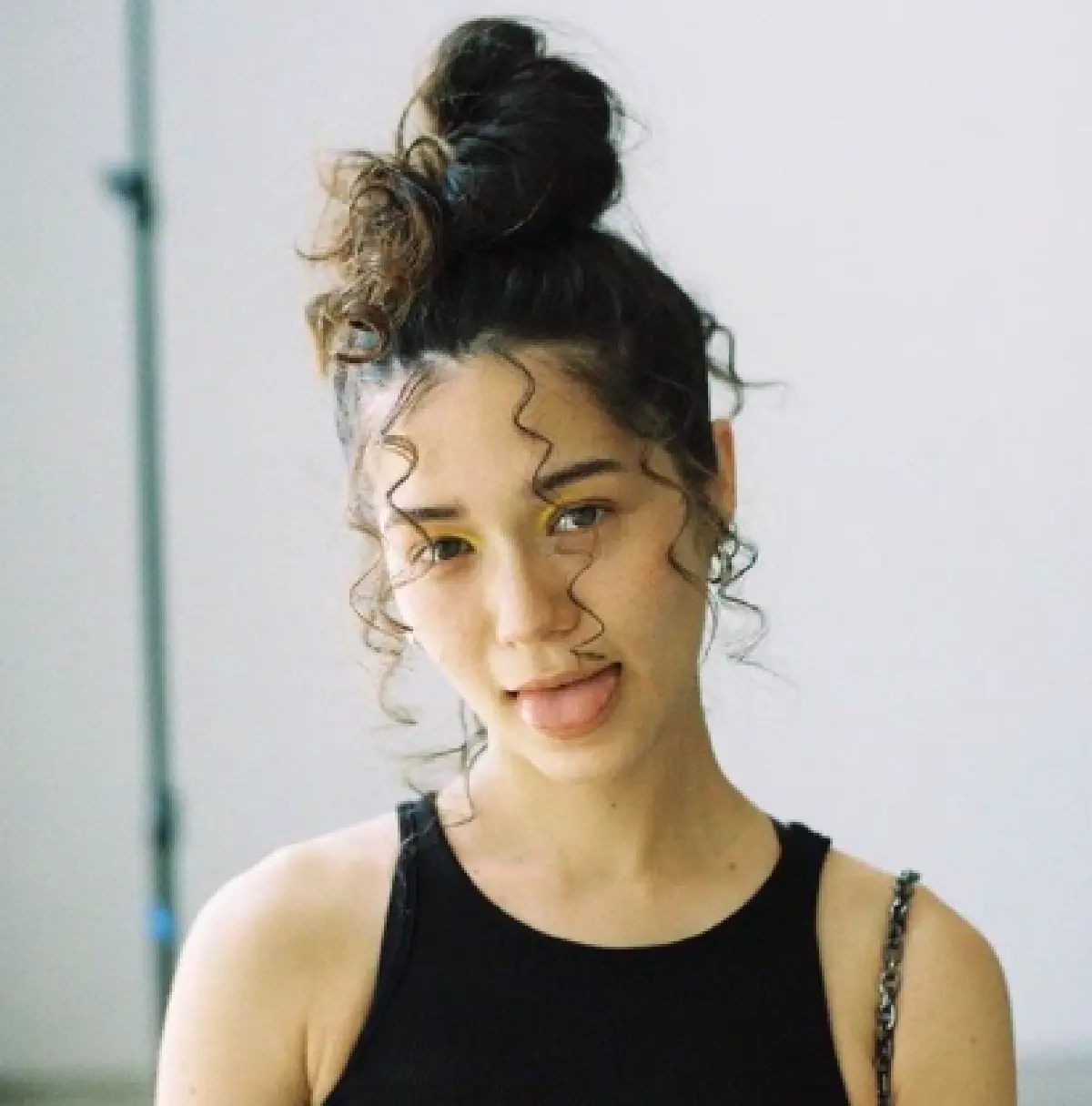 หยอกแรงไปไหม!? “ซันนี่” เจอคอมเมนต์ต่อว่า หลังเข้าไปแซวภาพ "วี วิโอเลต" ใส่บิกินี่