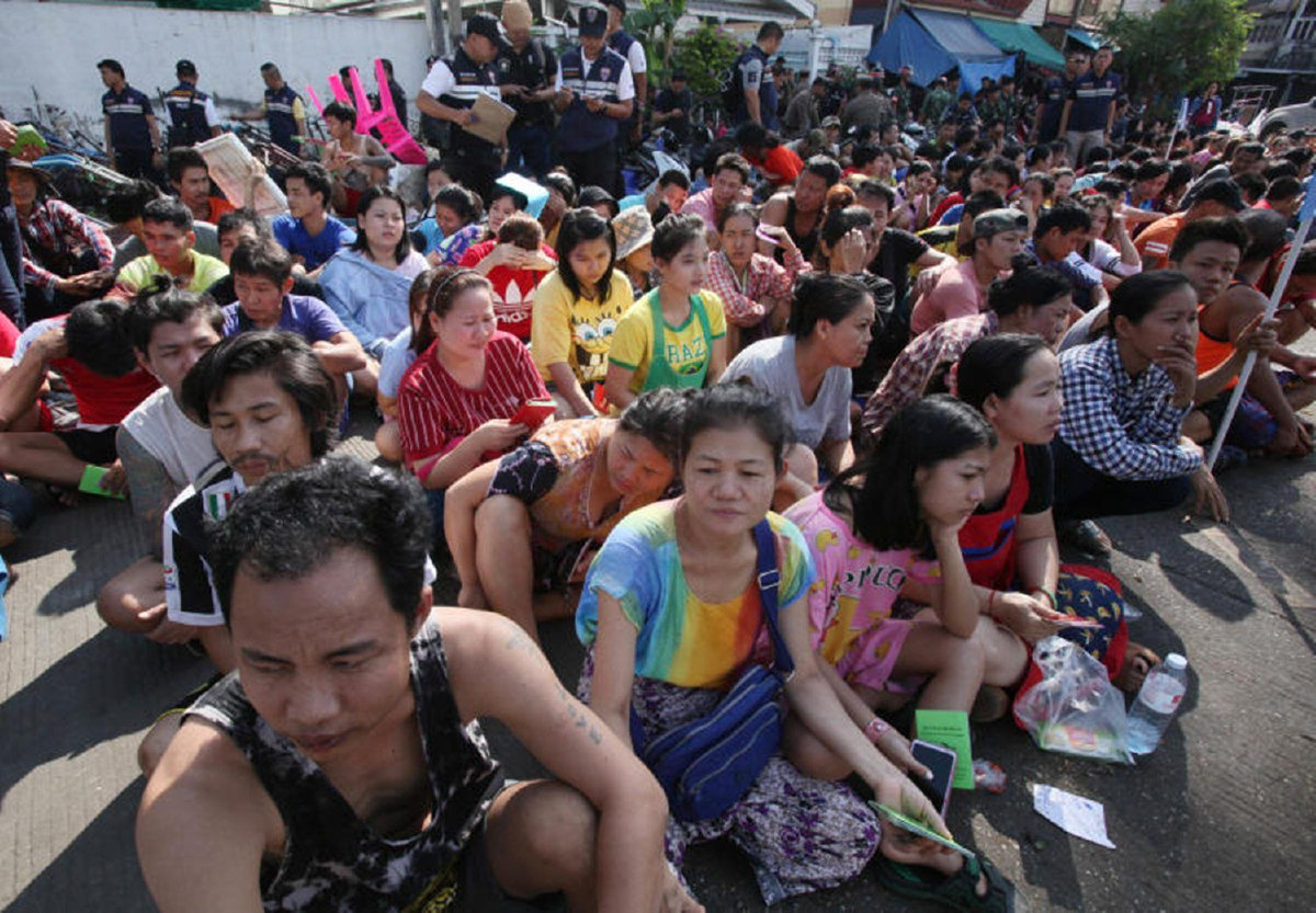 รับมือปัญหาแรงงานข้ามชาติผิดกฎหมายด้วยความร่วมมือรัฐ-เอกชน รับมือปัญหาแรงงานข้ามชาติผิดกฎหมายด้วยความร่วมมือรัฐ-เอกชน
