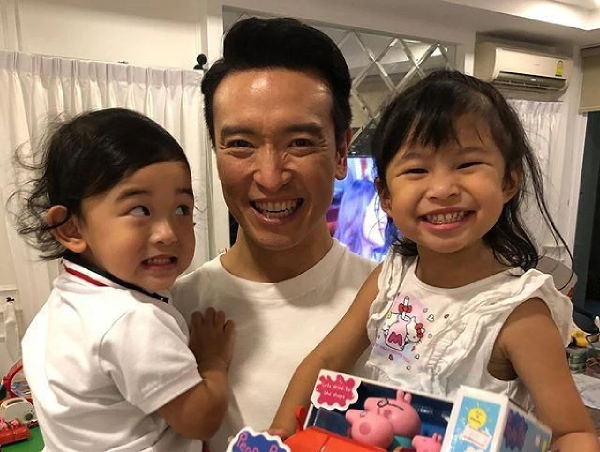 "ชาย ชาตโยดม” ถึงกับเหวอ! หลัง "วิกกี้" ทำเซอร์ไพรส์วันเกิดสามีอายุครบ 43 ปีได้สำเร็จ