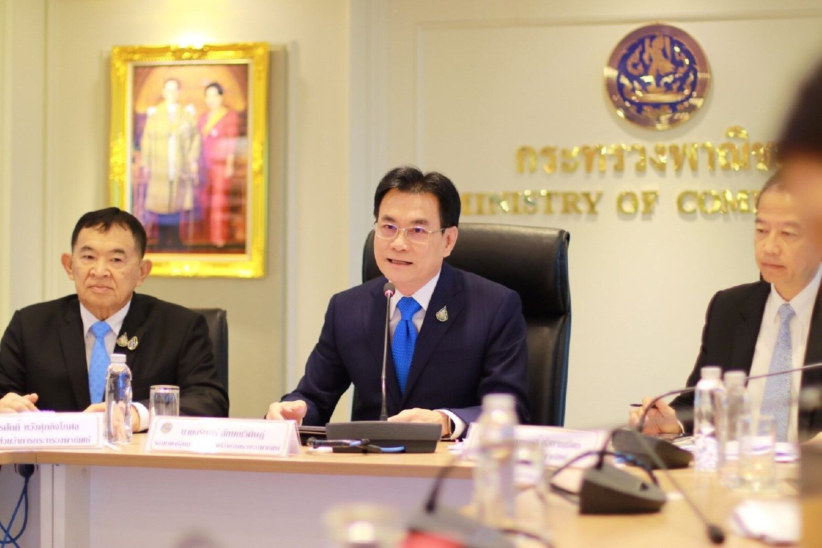"จุรินทร์"มอบ10นโยบายกระทรวงพาณิชย์ ลุยประกันรายได้เกษตรกร "จุรินทร์"มอบ10นโยบายกระทรวงพาณิชย์ ลุยประกันรายได้เกษตรกร