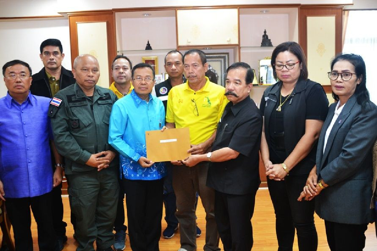 ผู้ว่าฯพัทลุงสอบเวทีประชาพิจารณ์ประทานบัตรเหมืองหินตุกติกเลิกทันที ผู้ว่าฯพัทลุงสอบเวทีประชาพิจารณ์ประทานบัตรเหมืองหินตุกติกเลิกทันที