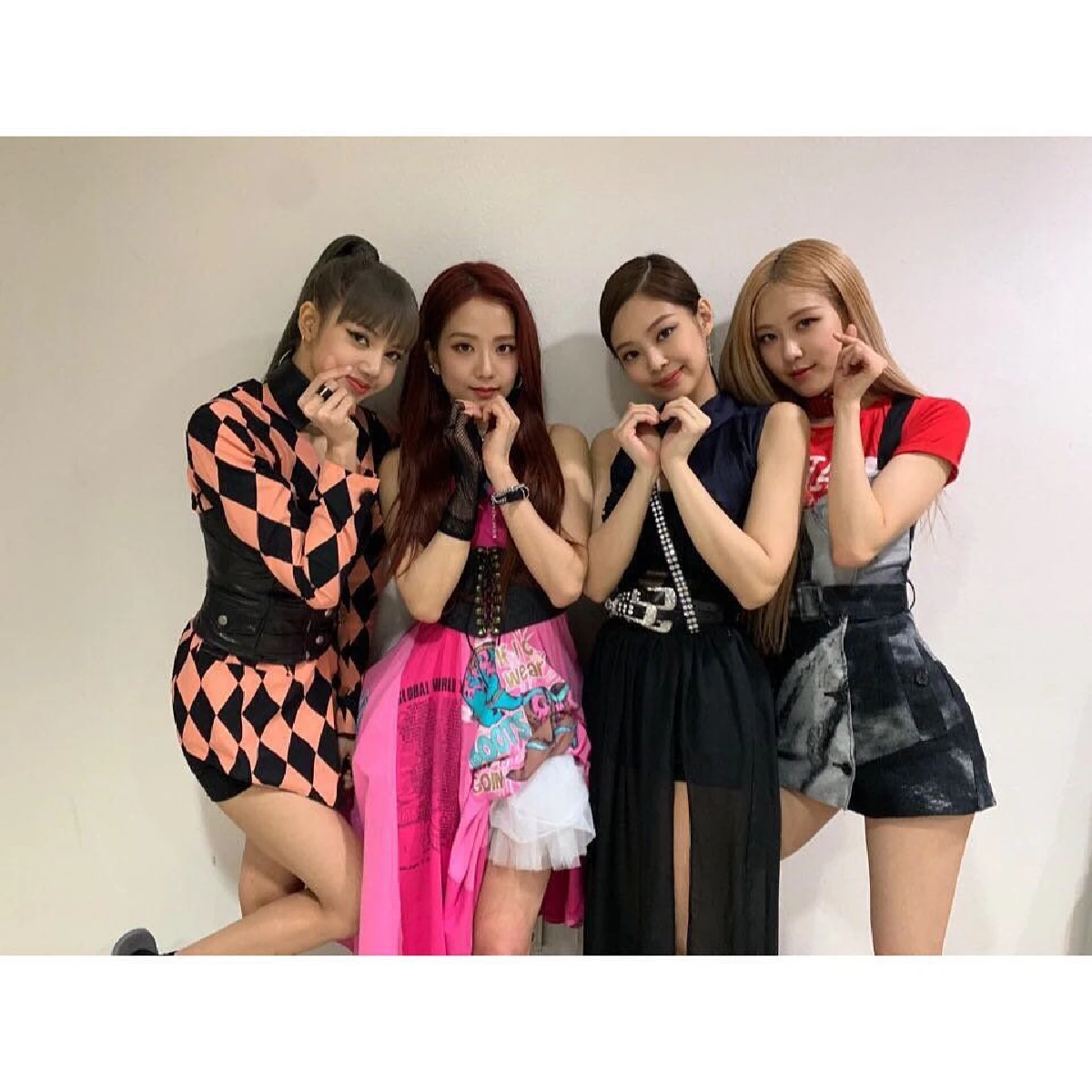 บลิ๊งค์ทั่วโลกร่วมกันฉลองครบรอบ 3 ปี ให้กับ 4 สาว “BLACKPINK”