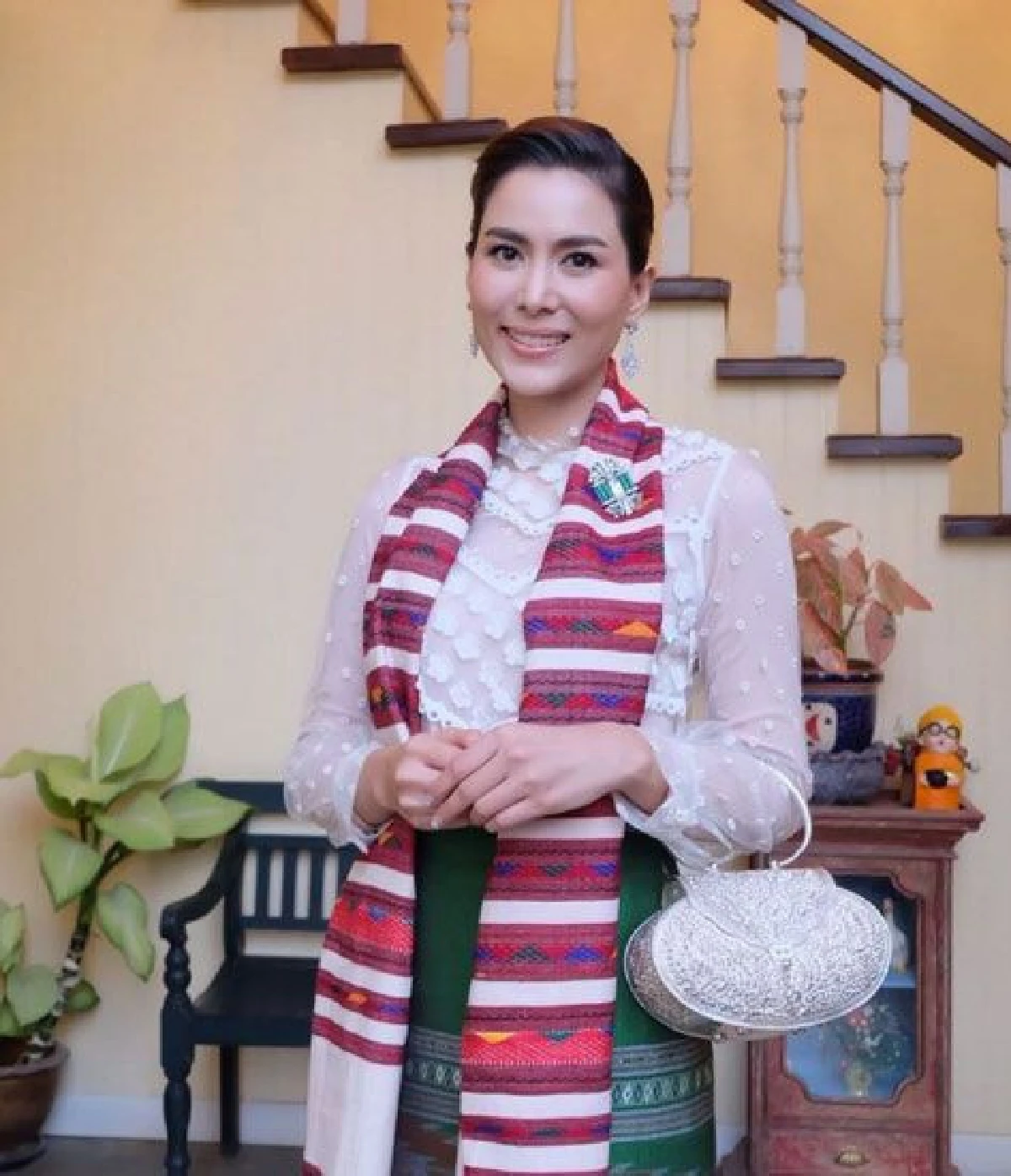 "เชอรี่ เข็มอัปสร” โชว์ภาพคุณแม่ "เจ้านิรมิต” สวยเพียบพร้อม กุลสตรีจริง