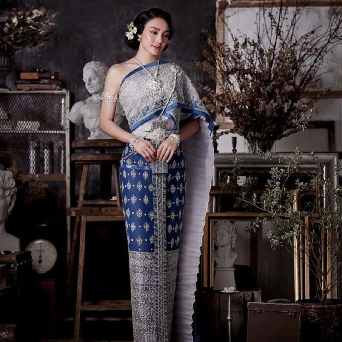 สวยสง่ายกเซ็ต! ตั๊ก บงกช สวมชุดไทยจัดเต็มความปังทุกลุค