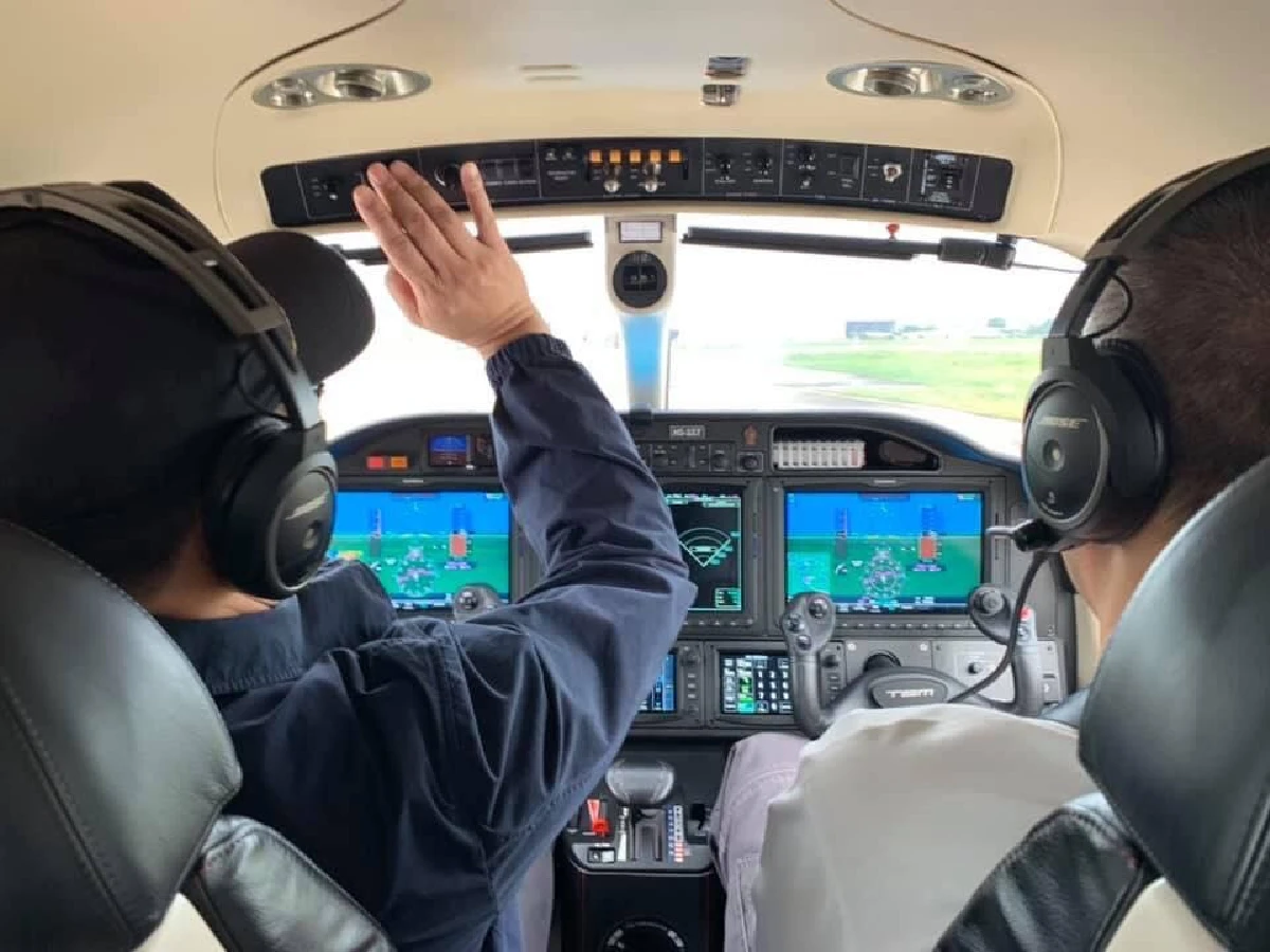 รองนายก ขับเครื่องบินตรวจภัยแล้ง-พบประชาชนเอง