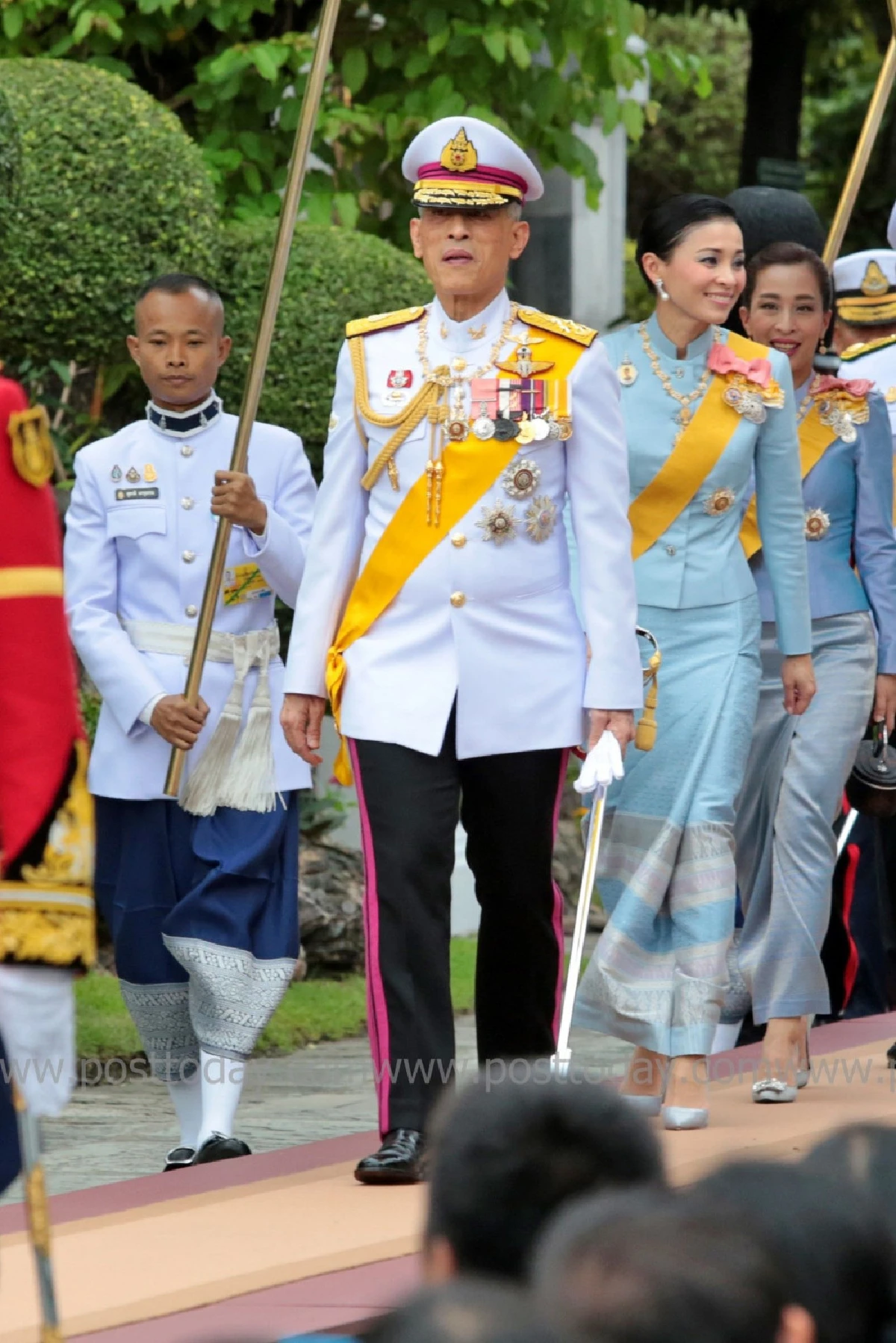 ในหลวง-พระราชินี ทรงบำเพ็ญพระราชกุศลวันเฉลิมพระชนมพรรษา"สมเด็จฯพระพันปีหลวง"