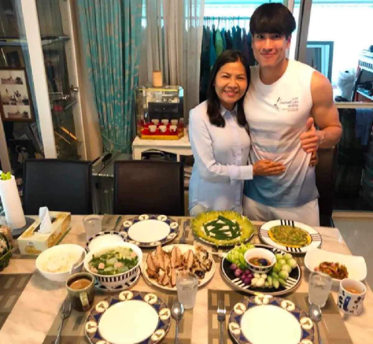 “แม่แก้ว” สุดเซอร์ไพรส์ในวันแม่ หลังเจออาหารที่ “ณเดชน์-ญาญ่า” ลงมือทำให้ทาน