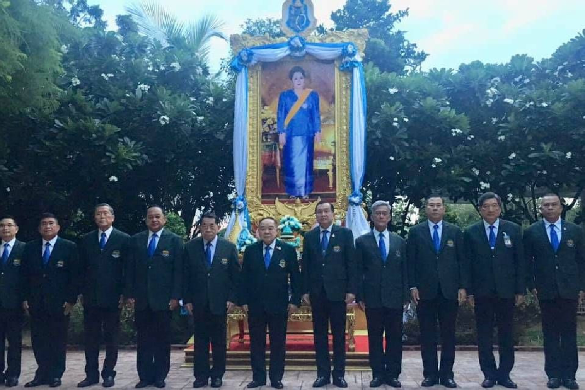 บิ๊กป้อมนำกรรมการมูลนิธิอนุรักษ์ป่ารอยต่อถวายพระพรสมเด็จฯพระพันปีหลวง บิ๊กป้อมนำกรรมการมูลนิธิอนุรักษ์ป่ารอยต่อถวายพระพรสมเด็จฯพระพันปีหลวง