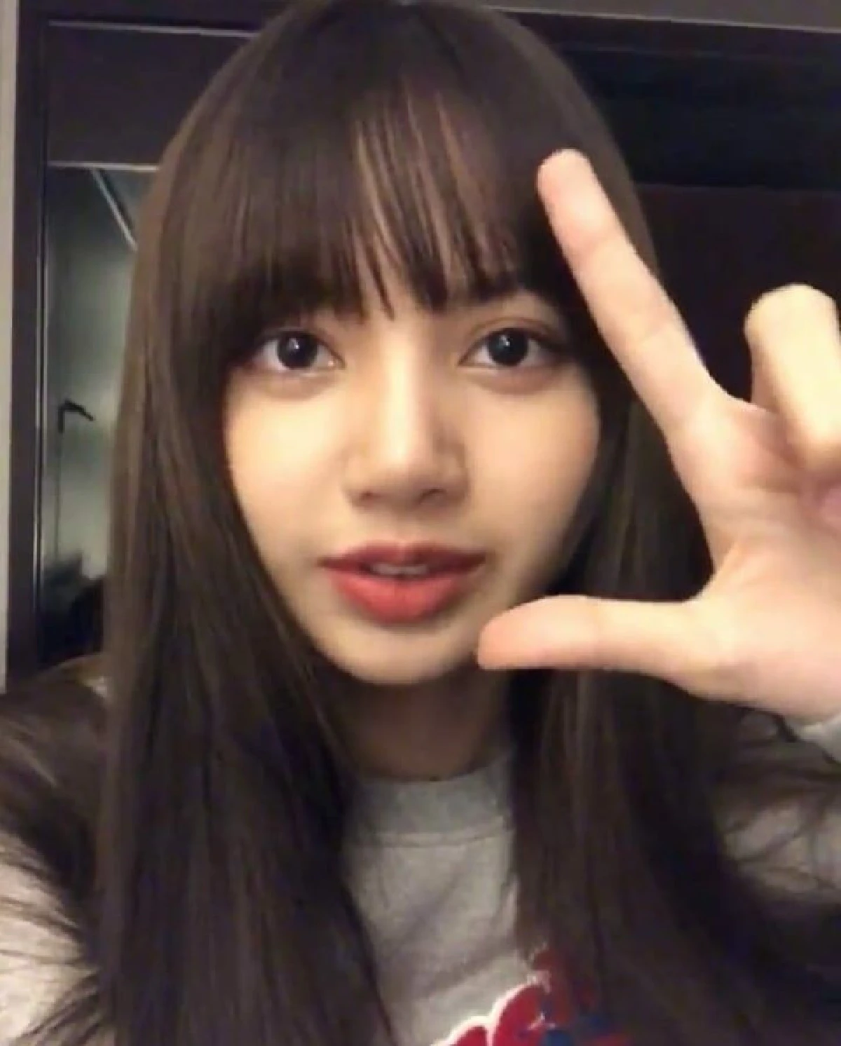 ส่องภาพ "ลิซ่า BLACKPINK” เมื่อไม่แต่งหน้าคือหน้าเด็กและน่ารักมาก