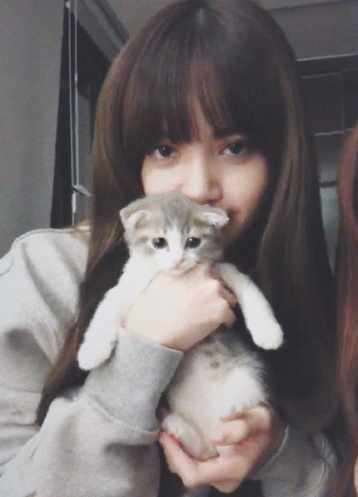 ส่องภาพ "ลิซ่า BLACKPINK” เมื่อไม่แต่งหน้าคือหน้าเด็กและน่ารักมาก