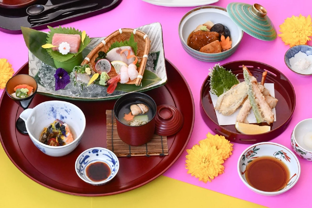 ชิมอาหารชุดสุดพิเศษรับเทศกาลดอกเบญจมาศของประเทศญี่ปุ่น ที่ห้องอาหารยามาซาโตะ