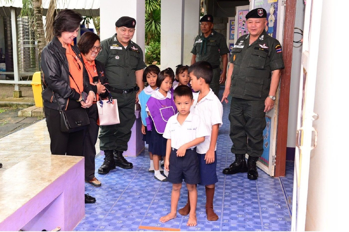 "ธอส." จับมือ "ตชด." เดินทางตรวจเยี่ยม ประเมินการสอนภาษาอังกฤษเด็กอนุบาล โรงเรียน ตชด.ในพื้นที่ห่างไกล "ธอส." จับมือ "ตชด." เดินทางตรวจเยี่ยม ประเมินการสอนภาษาอังกฤษเด็กอนุบาล โรงเรียน ตชด.ในพื้นที่ห่างไกล