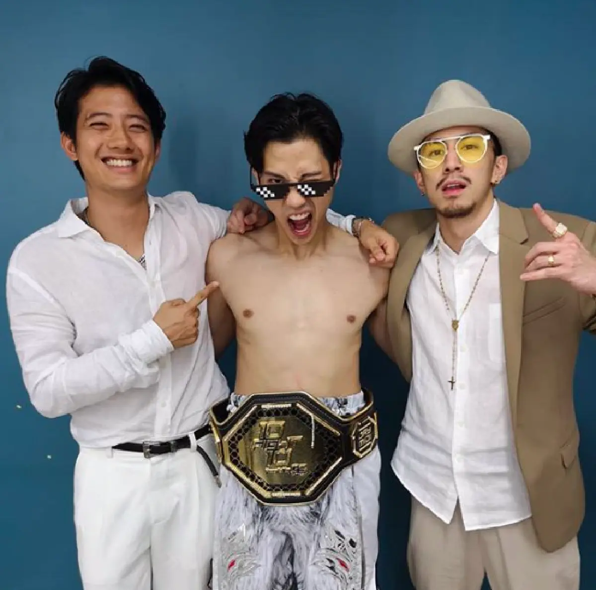 มาแทบทั้งค่ายกับกองเชียร์ "แบงค์ ธิติ”งานดีจนหลายคนหลุดโฟกัส แย่งซีนไปเต็มๆ