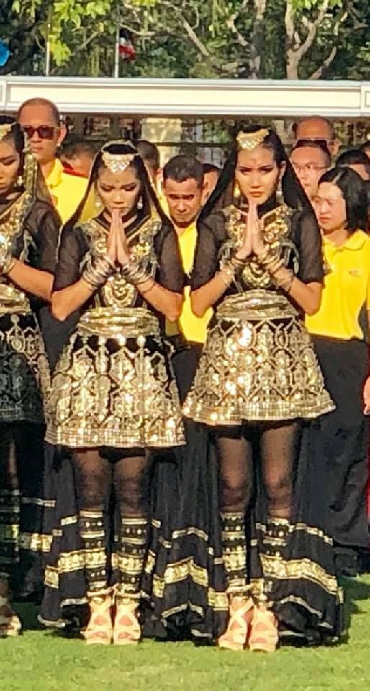 "ดาวเด่นกองทัพ"ภาพชุดเชียร์ลีดเดอร์ทบ. ประชันขอบสนามงานแข่งกีฬาภายใน