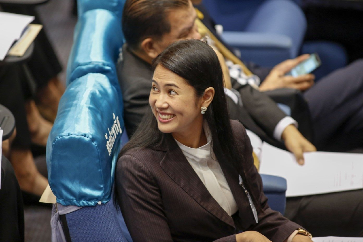 "ปารีณา"พร้อมร่วมทีมตอบโต้ฝ่ายค้านแนะ"ปิยบุตร"ทำงานสร้างสรรค์ "ปารีณา"พร้อมร่วมทีมตอบโต้ฝ่ายค้านแนะ"ปิยบุตร"ทำงานสร้างสรรค์