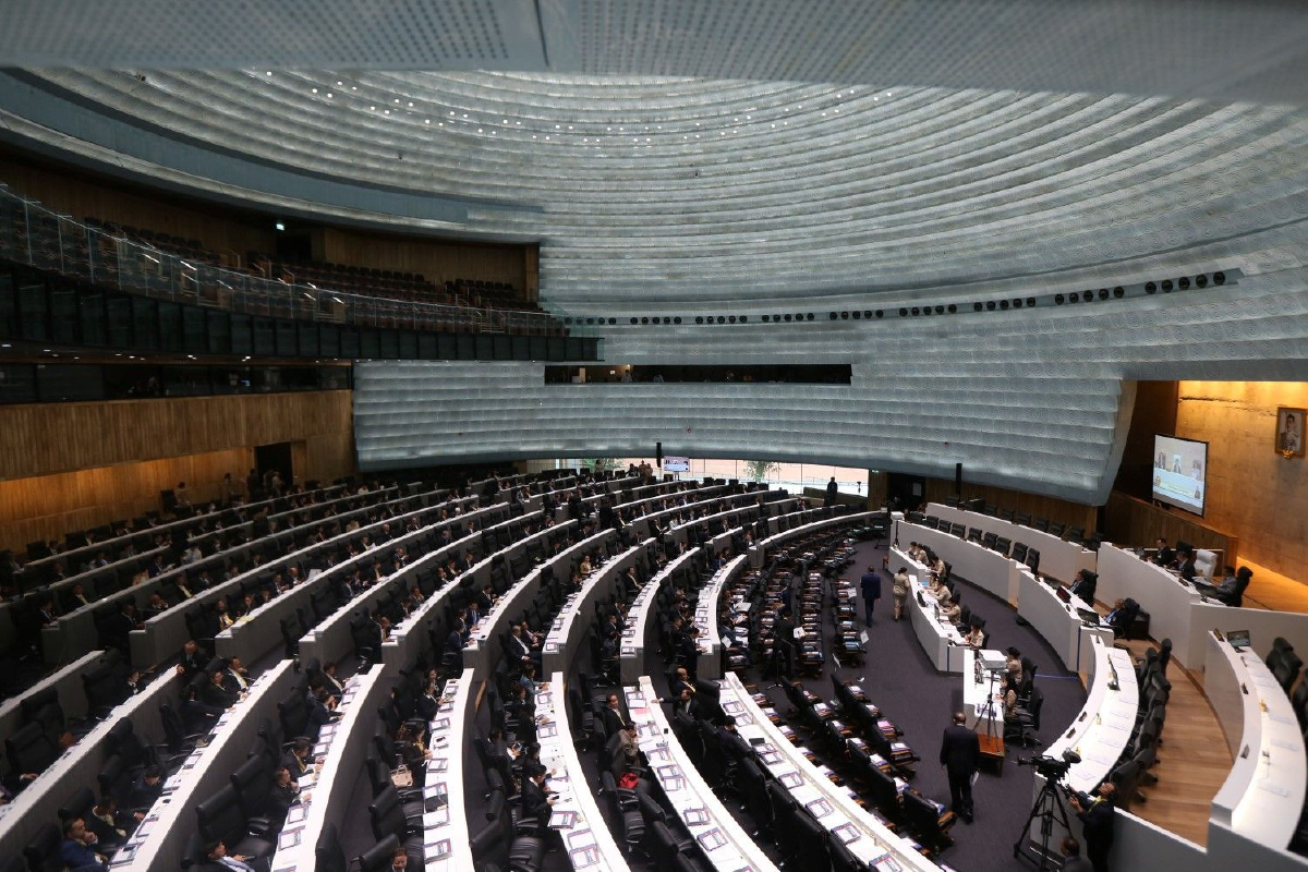 "อนาคตใหม่" ถามกลางสภา ผังเมือง "อีอีซี" เอื้อกลุ่มทุนหรือไม่ "อนาคตใหม่" ถามกลางสภา ผังเมือง "อีอีซี" เอื้อกลุ่มทุนหรือไม่