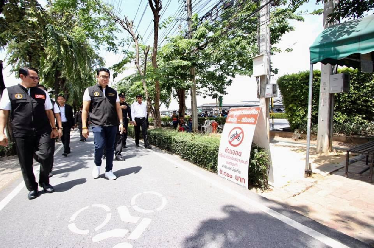 ชั่วโมงกว่าจับได้ 22 ราย! สกลธี ลั่นจะลงตรวจรถฝ่าฝืนขี่บนทางเท้าทุกอาทิตย์ ชั่วโมงกว่าจับได้ 22 ราย! สกลธี ลั่นจะลงตรวจรถฝ่าฝืนขี่บนทางเท้าทุกอาทิตย์