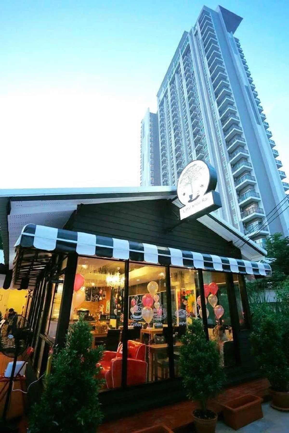 “ไม่มีเงิน ยากไร้ พิการ รับข้าวกล่องฟรี” ลิตเติ้ล แคราย คาเฟ่ ร้านอาหารใจบุญของคนในเมืองใหญ่