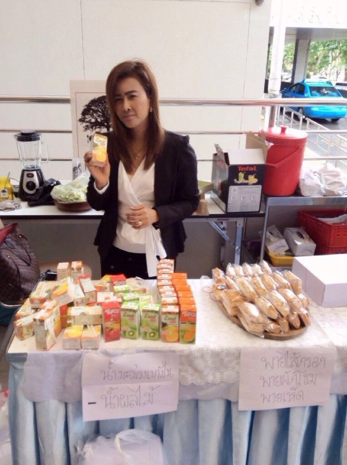 “ไม่มีเงิน ยากไร้ พิการ รับข้าวกล่องฟรี” ลิตเติ้ล แคราย คาเฟ่ ร้านอาหารใจบุญของคนในเมืองใหญ่