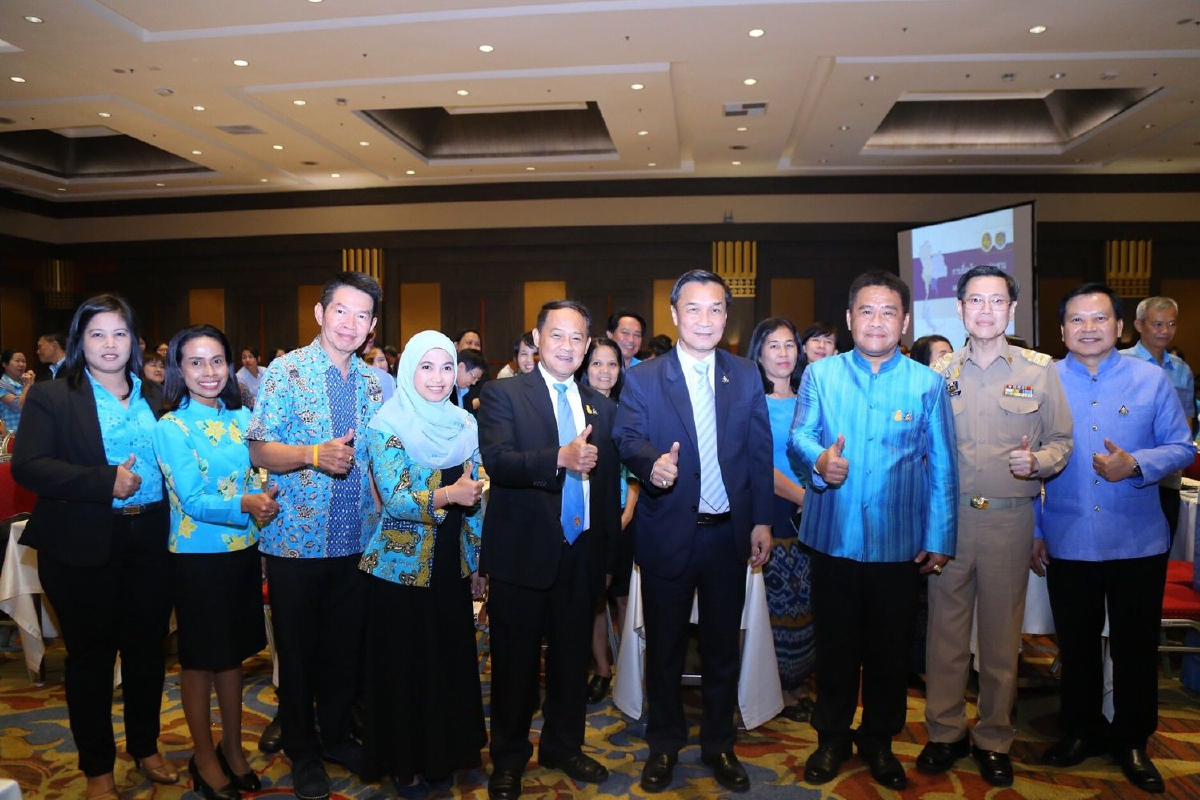 มท.3เดินหน้าขับเคลื่อนแผนพัฒนาชุมชนยึดหลักสร้างความเข้มแข็ง-กระจายรายได้ มท.3เดินหน้าขับเคลื่อนแผนพัฒนาชุมชนยึดหลักสร้างความเข้มแข็ง-กระจายรายได้