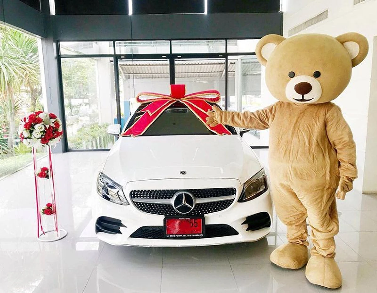 ว่าที่สามีจัดให้! ดีเจต้น เอาใจ ใหม่ สุคนธวา ถอยรถเบนซ์หรูเปิดประทุนให้ขับเล่น