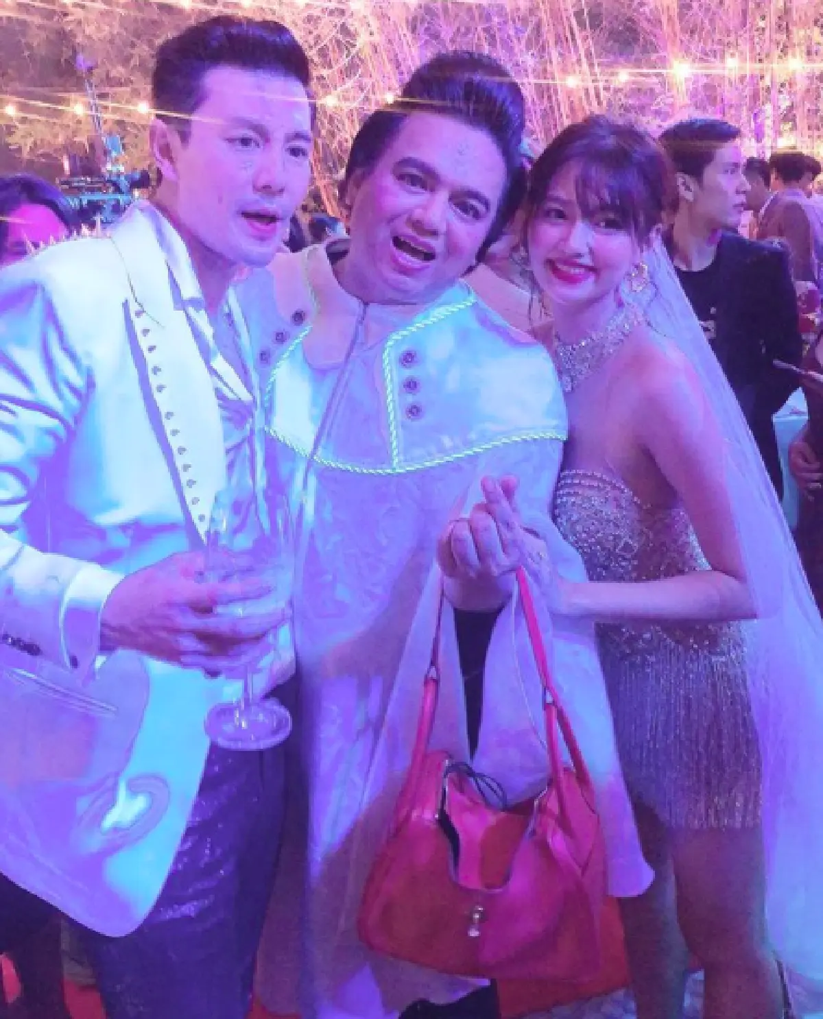 ส่องภาพบรรยากาศงานแต่ง "โดม-เมทัล" จัดเต็มสมชื่อ Wedding Concert  ดารามาเกือบทั้งวงการ