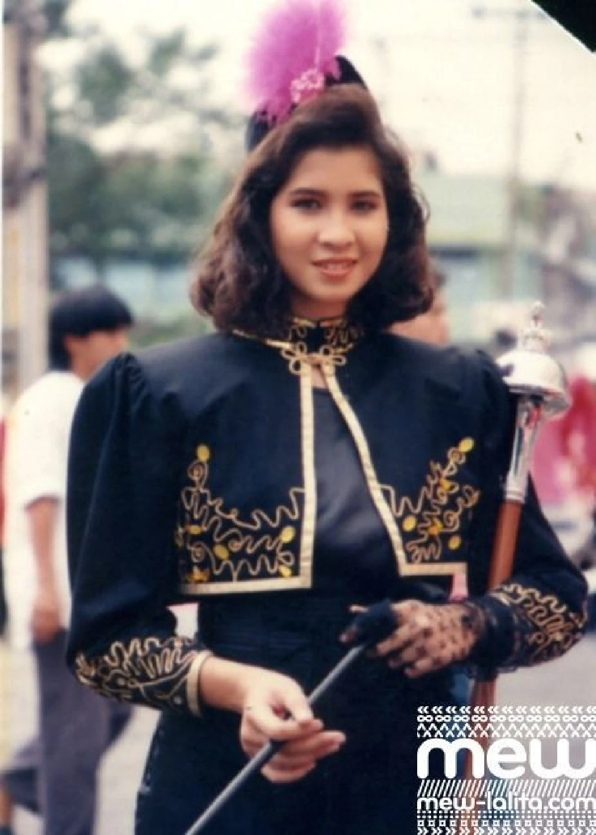 ส่องภาพคนบันเทิงสาวสวย..ที่สมัยเรียนเคยเป็น "ดรัมเมเยอร์" มาก่อน