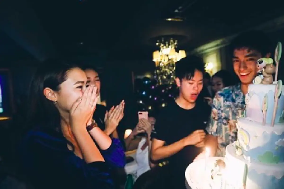 "แพทริเซีย" ถึงกับน้ำตาลไหล!  แก๊งเพื่อนซี้ทำเซอร์ไพรส์วันเกิดให้