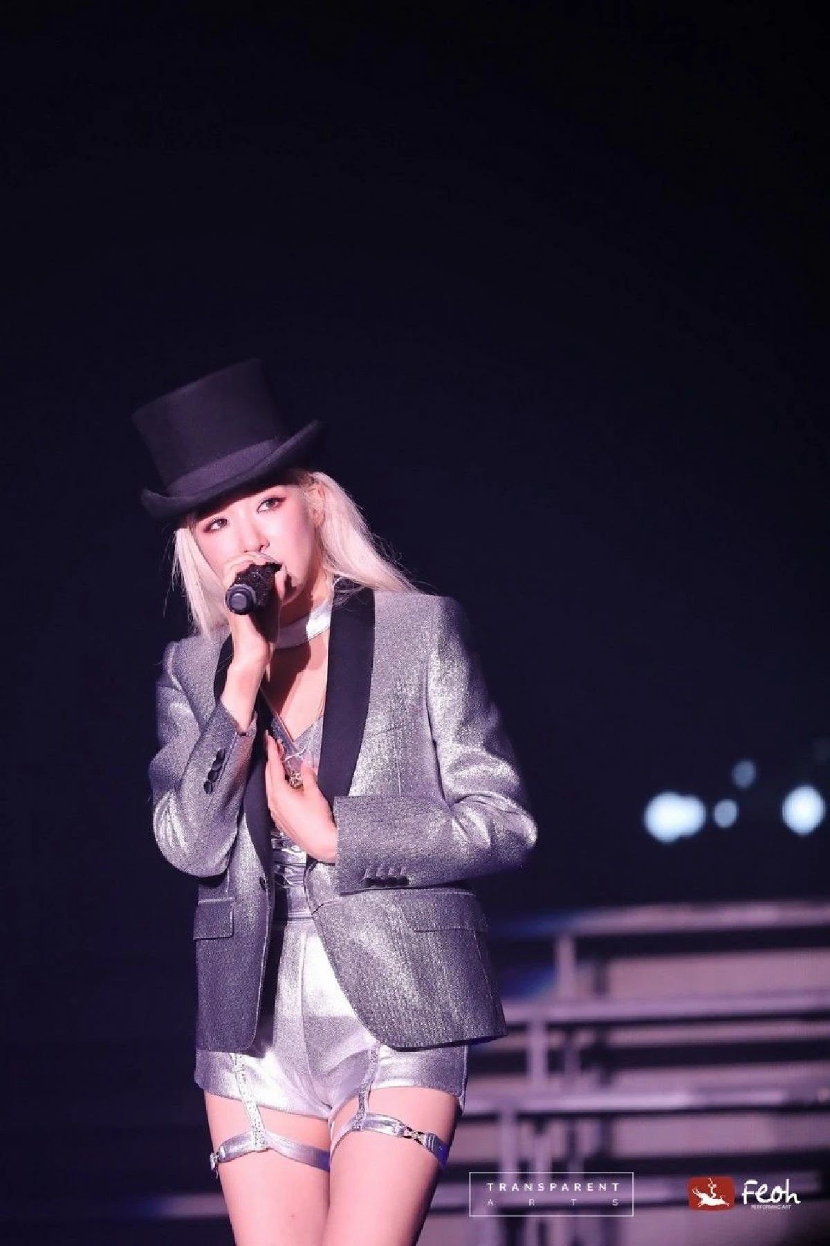 ทิฟฟานี่ ยัง โชว์แซบชุดใหญ่ไฟกะพริบ เต็มอิ่มทุกโมเมนต์คอนเสิร์ต