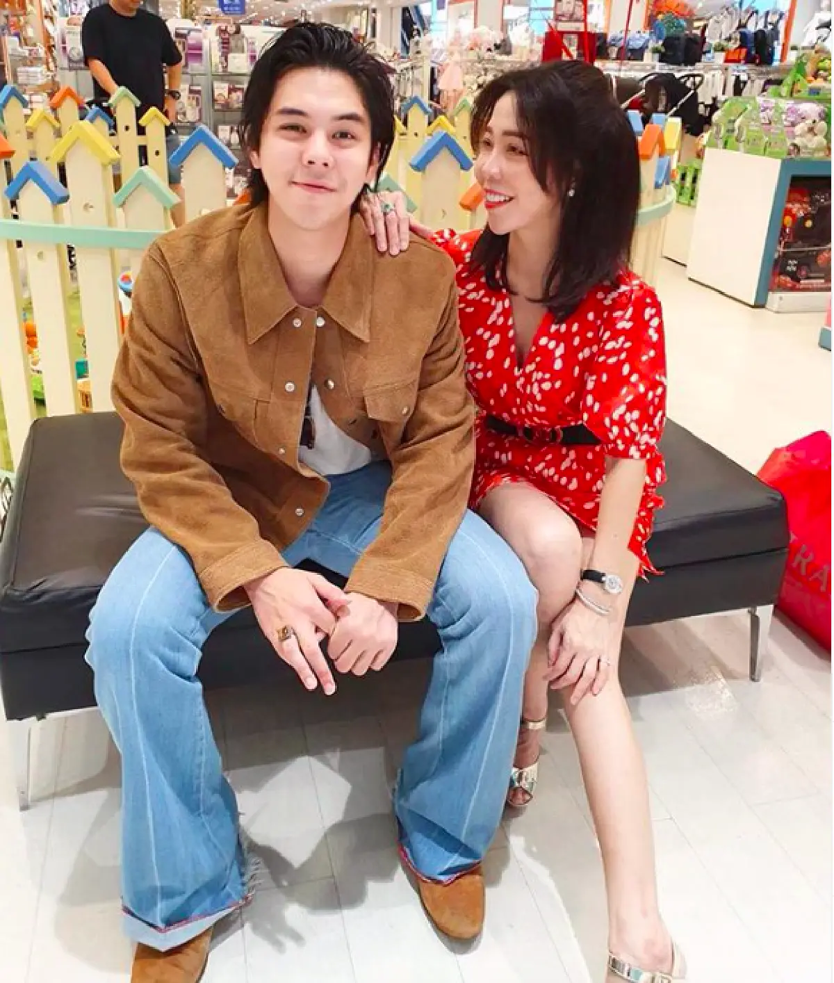 ครอบครัว “พีช พชร” แท็กทีมเลิกติดตามอินสตาแกรม “แพทริเซีย”