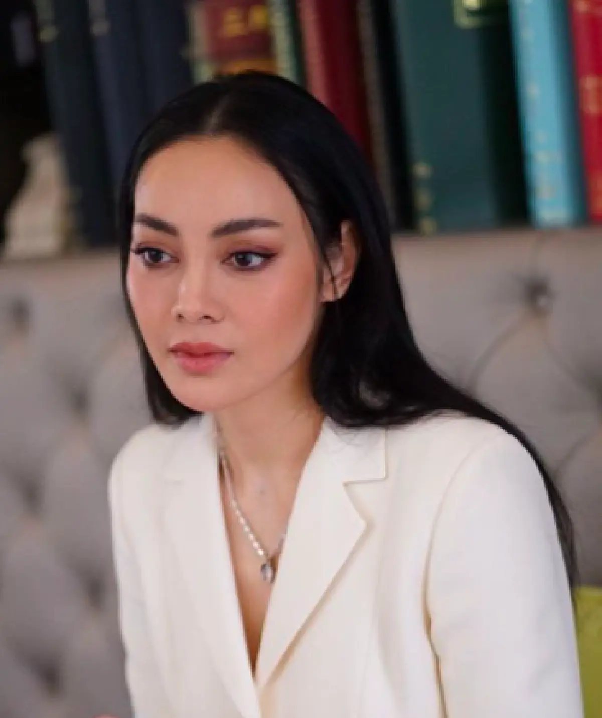 ขยี้ตารัวๆ "ตั๊ก บงกช” ในลุคเรียบหรู ดูแพง สวยและตาคมมาก!