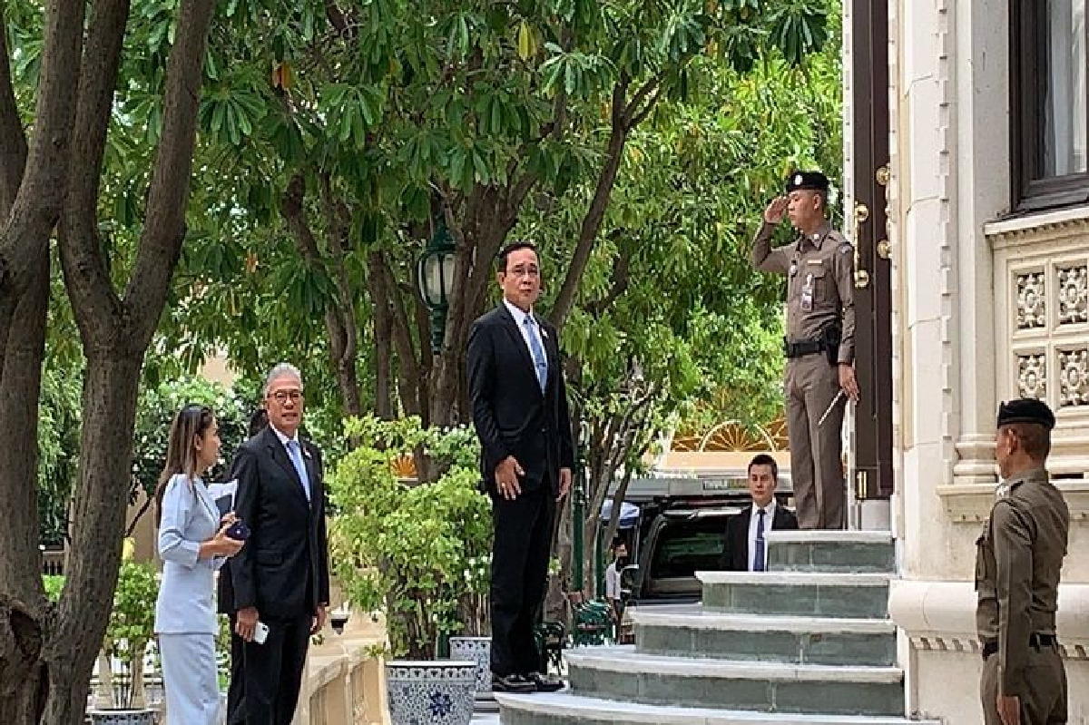 บิ๊กตู่ สั่ง จนท.เฝ้าระวังเหตุป่วนยะลา บิ๊กตู่ สั่ง จนท.เฝ้าระวังเหตุป่วนยะลา