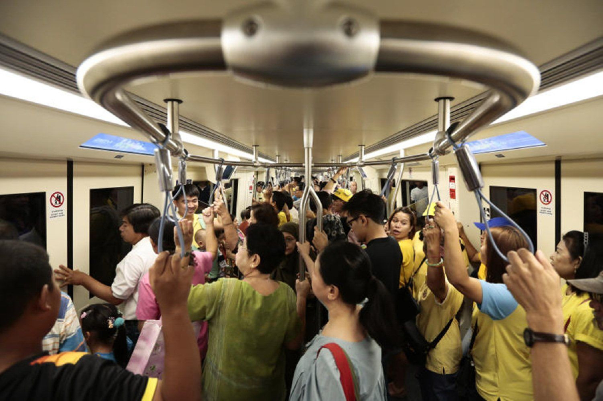 คนแห่ใช้รถไฟฟ้าสายน้ำเงิน พุ่งวันละ6หมื่นคน รองรับส่วนต่อขยาย ก.ย.นี้ คนแห่ใช้รถไฟฟ้าสายน้ำเงิน พุ่งวันละ6หมื่นคน รองรับส่วนต่อขยาย ก.ย.นี้