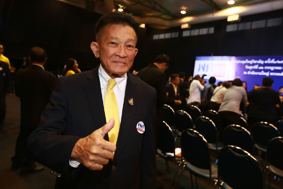 โปรดเกล้าฯแต่งตั้ง "สมพงษ์ อมรวิวัฒน์" เป็นผู้นำฝ่ายค้านในสภา โปรดเกล้าฯแต่งตั้ง "สมพงษ์ อมรวิวัฒน์" เป็นผู้นำฝ่ายค้านในสภา