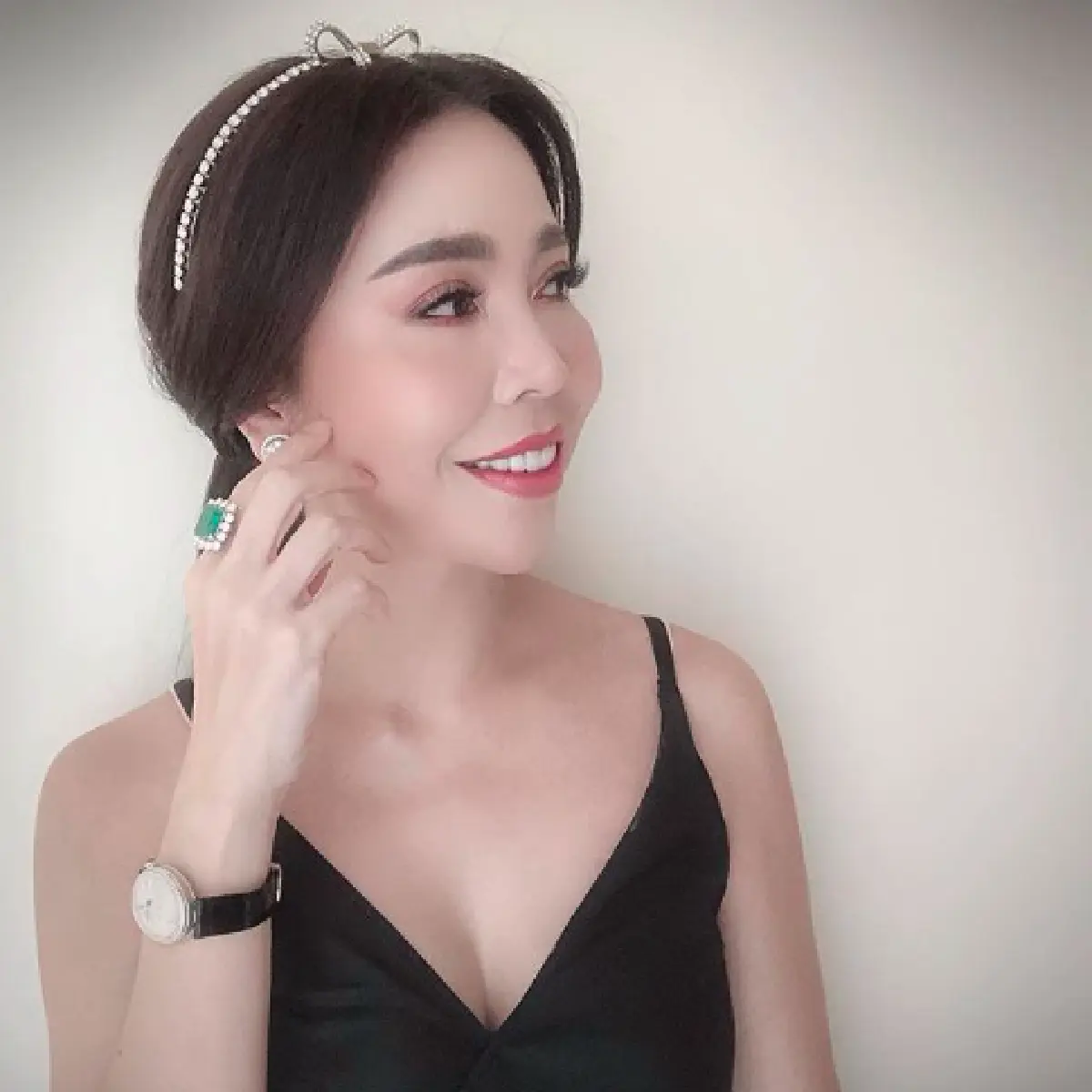 แซ่บลืมอายุ! ส่องภาพ “ส้ม ชนัดดา” กำลังใจสำคัญของ "พีช พชร” ที่ยังสวยและสาวมาก