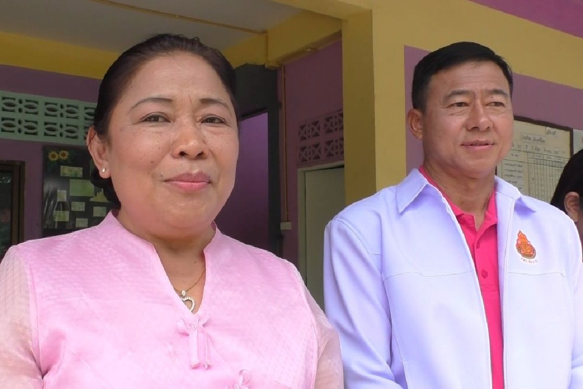 ผอ.สพป.ชัยนาทสอบปมครูถูกปาเลือดยันอาหารกลางวันนักเรียนไม่มีปัญหาเรื่องงบฯ ผอ.สพป.ชัยนาทสอบปมครูถูกปาเลือดยันอาหารกลางวันนักเรียนไม่มีปัญหาเรื่องงบฯ
