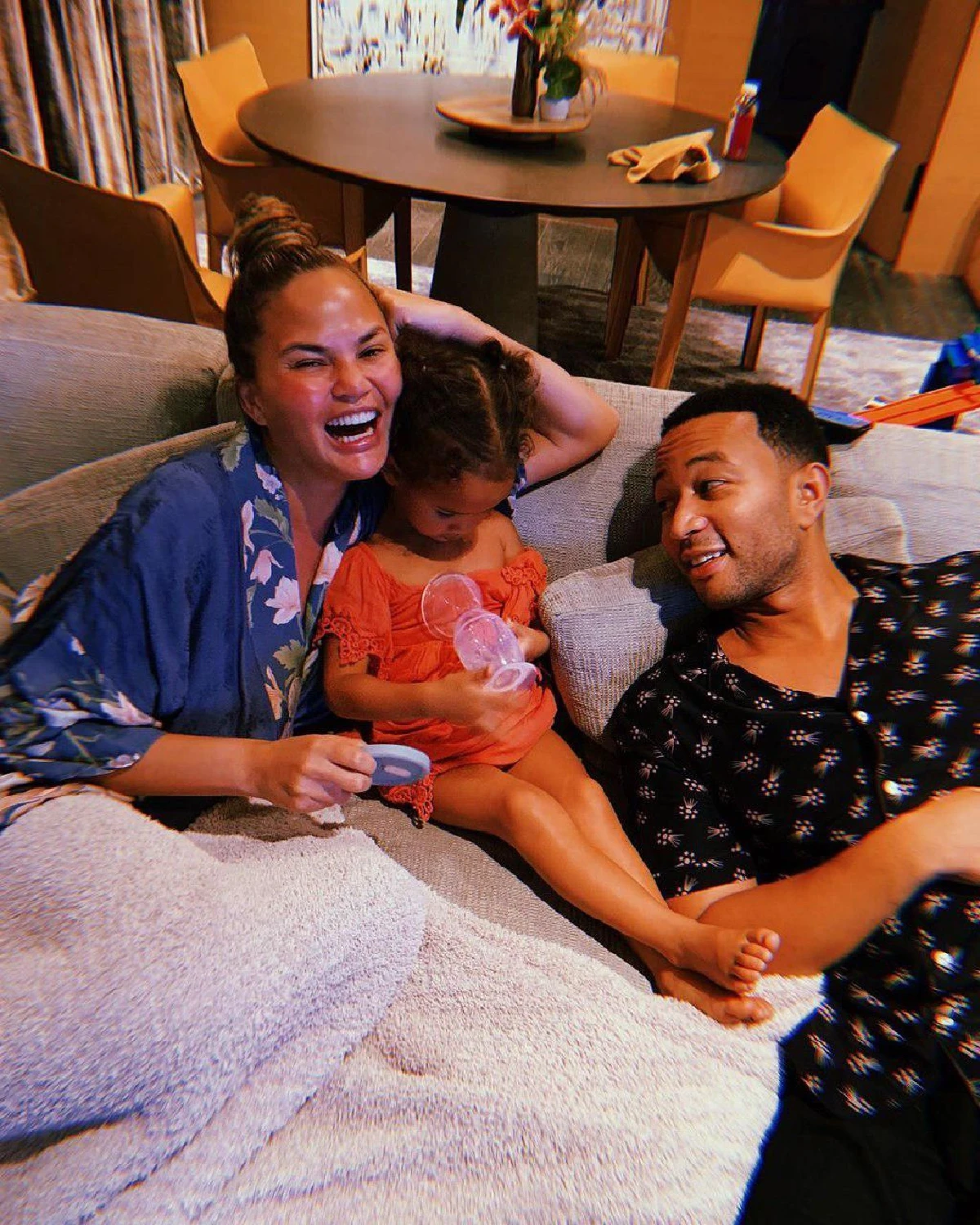 อบอุ่นน่ารักที่โคราช! คริสซี่ ไทเก้น สุดภูมิใจอวดภาพคู่คุณลุงอาชีพขับตุ๊กตุ๊ก