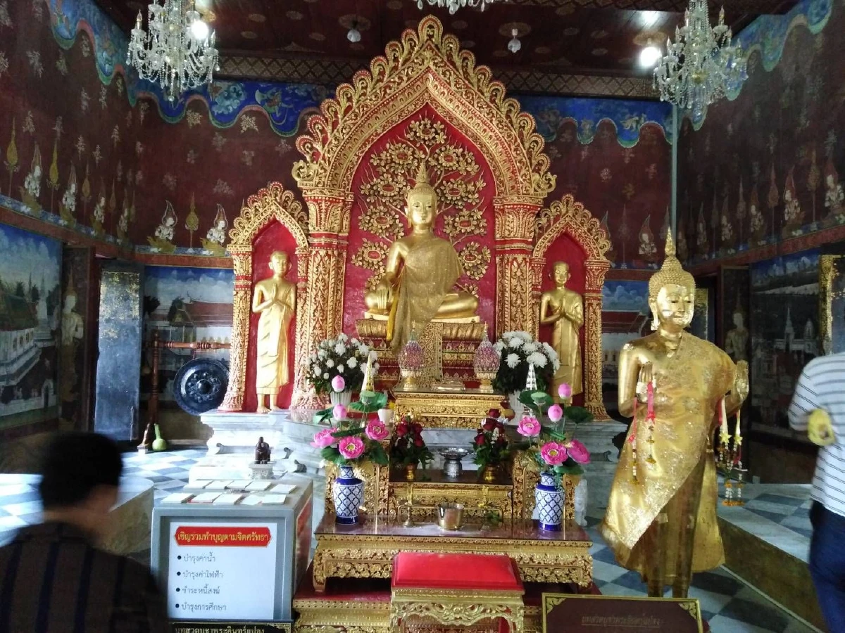 ภาพเขียนประวัติศาสตร์สมัยร.5และพระอินทร์แปลง ที่วัดเสนาสน์ อยุธยา