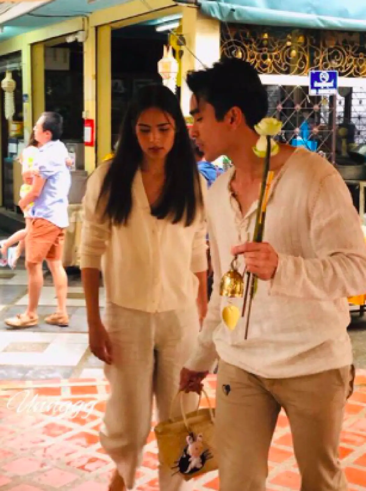 "ณเดชน์ ญาญ่า” ควงคู่ทำบุญเชียงใหม่ดูแลกันอย่างดี พร้อมภาพเรียกรอยยิ้มจากแฟนคลับ