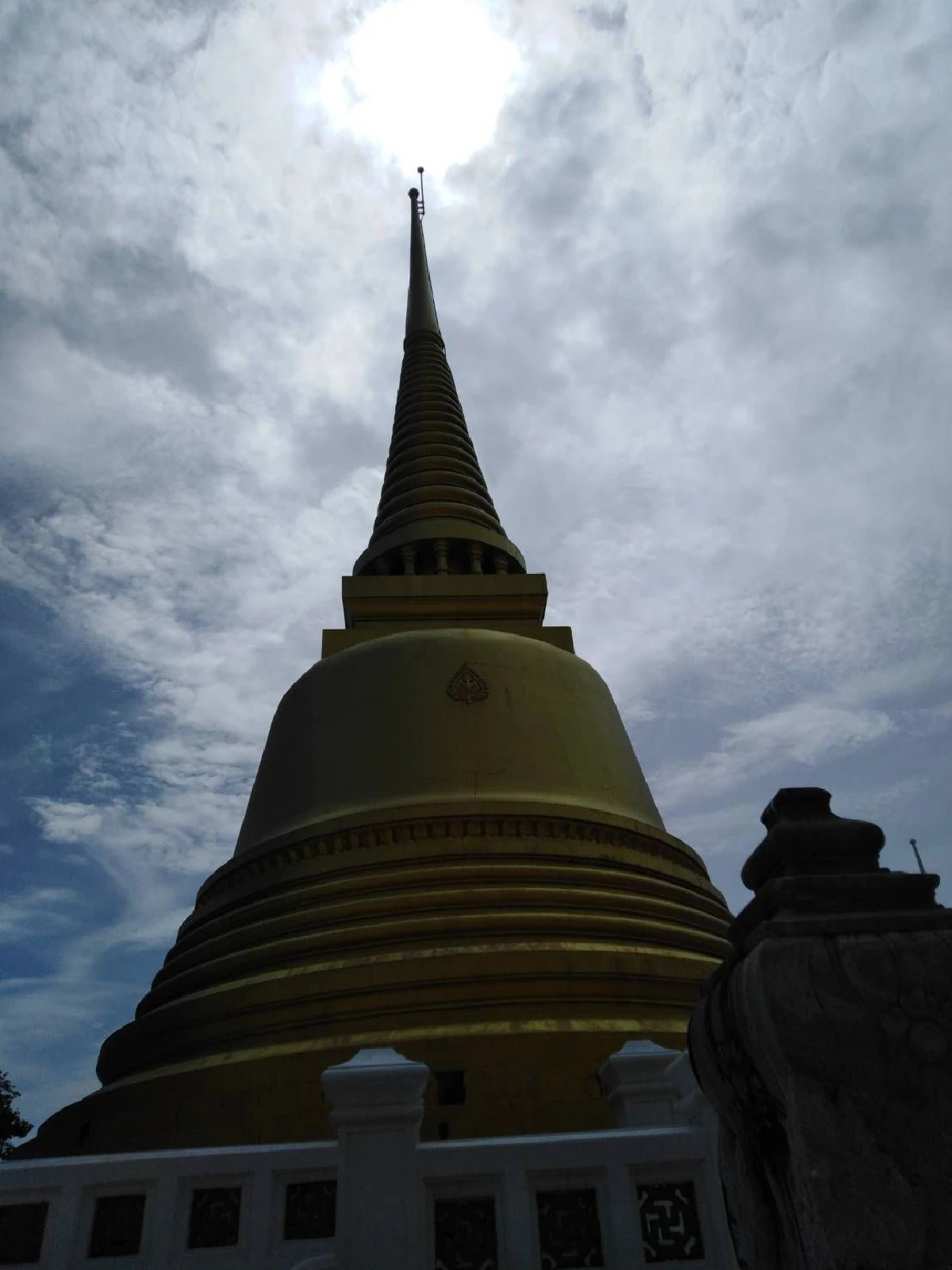ภาพเขียนประวัติศาสตร์สมัยร.5และพระอินทร์แปลง ที่วัดเสนาสน์ อยุธยา