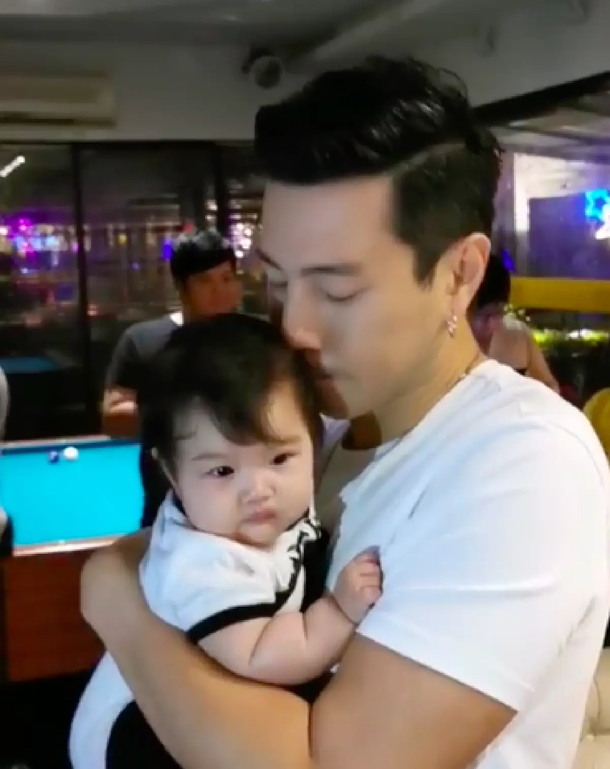 โมเมนต์น่ารัก “โดม-เมทัล” หลง “น้องวีจิ” หนักมาก “พ่อหนุ่ม ศรราม” ถึงกับแซวให้รีบมี