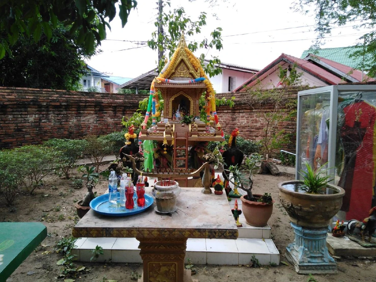 วัดแม่นางปลื้มที่สมเด็จพระนเรศวรทรงสร้าง