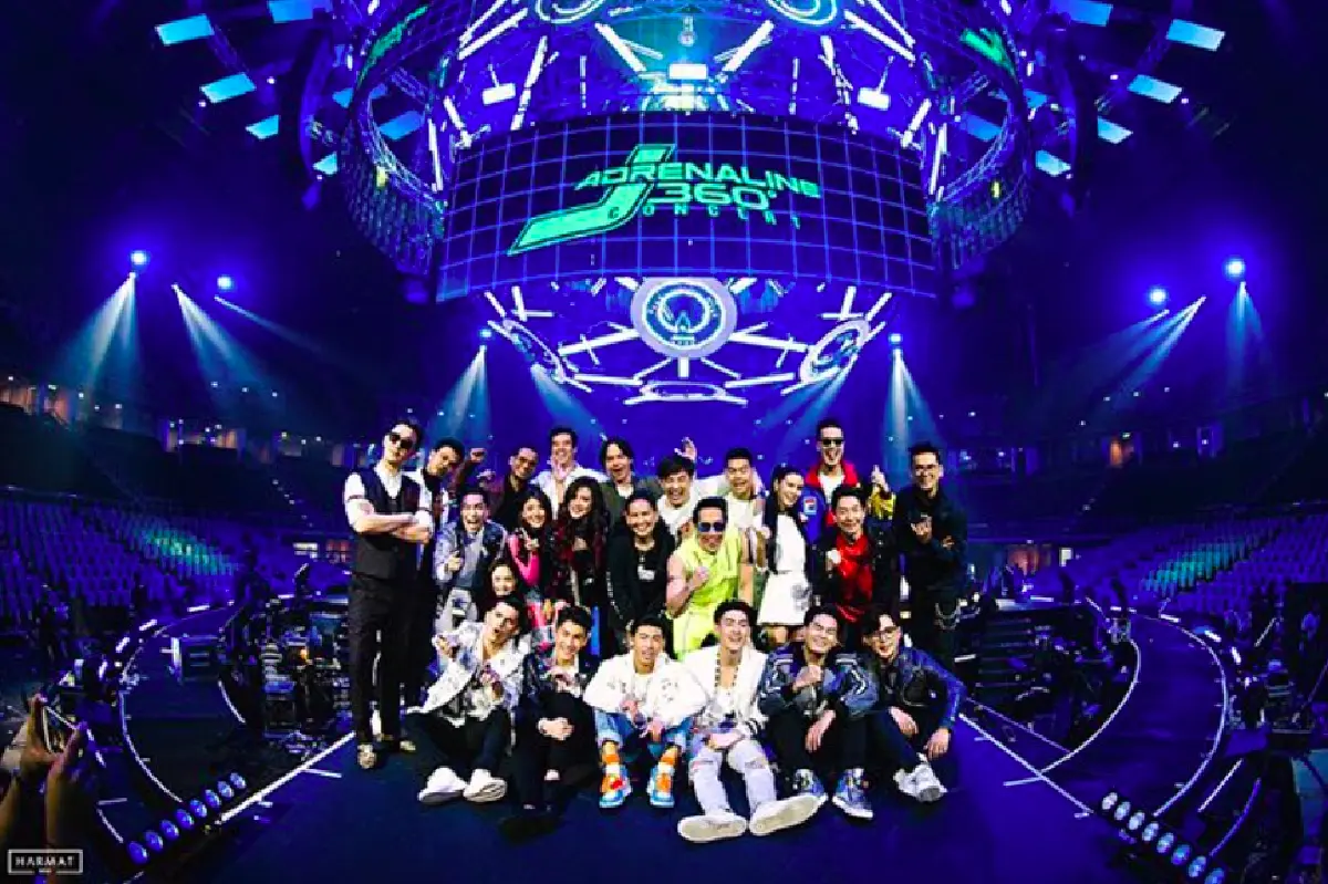“น้องแอลลี่” โชว์ร้องเพลงคู่ “เจ้าขุน” บนเวทีคอนเสิร์ต แฟนคลับจับจิ้นสุดๆ