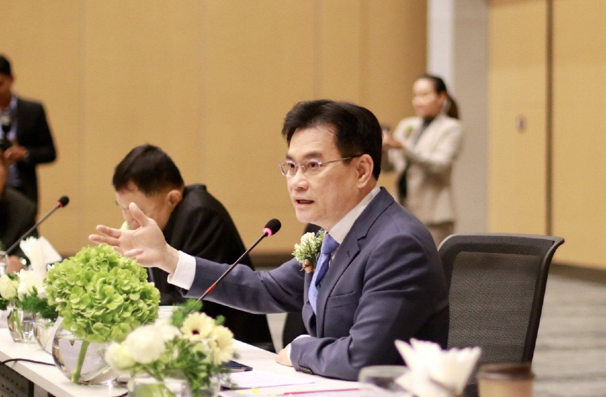 'จุรินทร์' เร่งเครื่องพยุงเป้าส่งออก3% บูรณาการพาณิชย์-เกษตร ลุยเจรจาการค้า 'จุรินทร์' เร่งเครื่องพยุงเป้าส่งออก3% บูรณาการพาณิชย์-เกษตร ลุยเจรจาการค้า